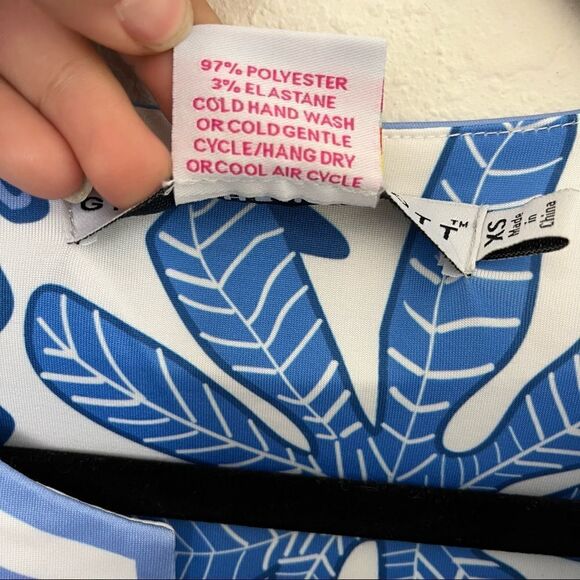 Gretchen Scott Split Neck Jersey Performance Dress - Picture 6 of 8